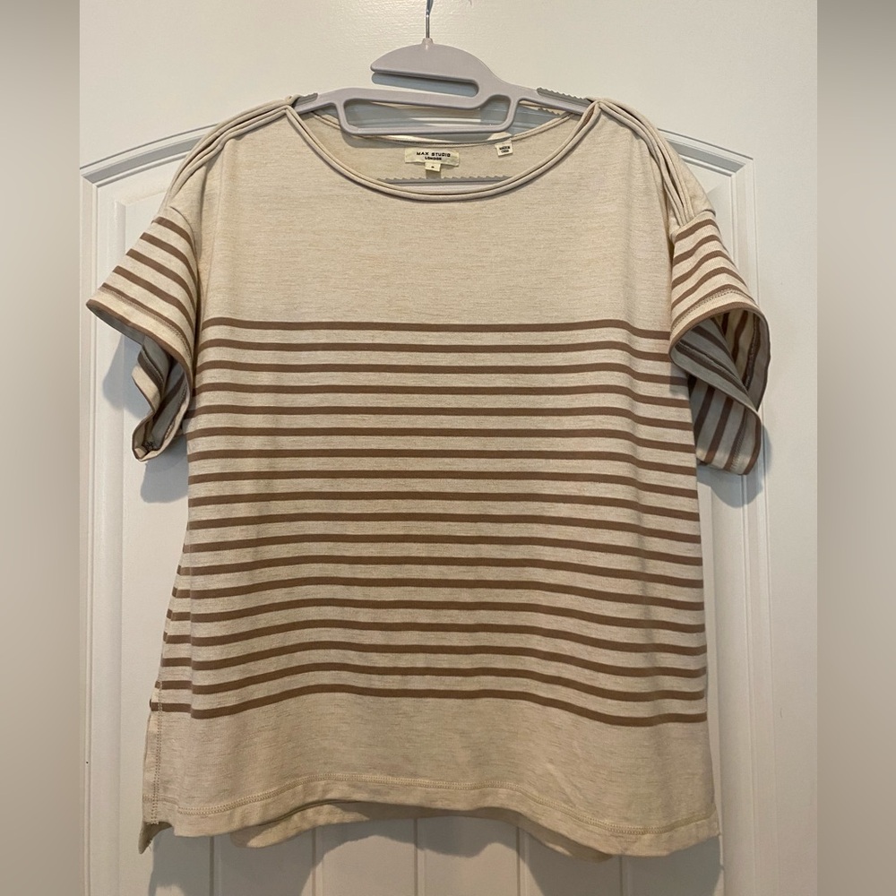 Max Studio Cream Top Size Small Like New